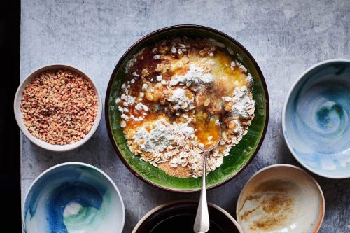 How to make apple crumble topping