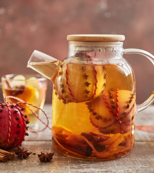 Mulled Apple Juice with Pink Lady® Pomander